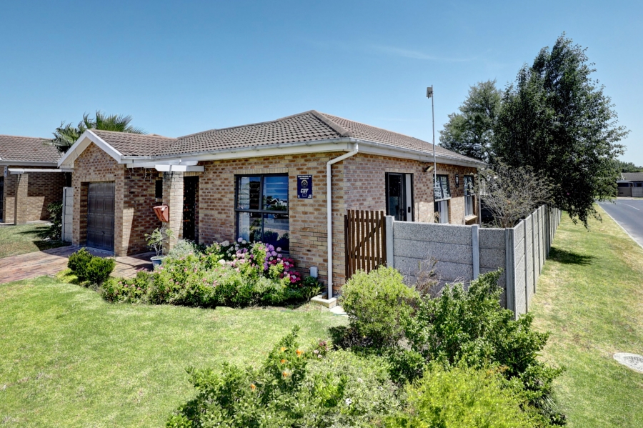 To Let 3 Bedroom Property for Rent in Langeberg Ridge Western Cape